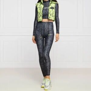 NWT Guess Active Gray/Black Animal Print Crop Top‎ and Leggings Set Size Small